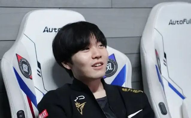 在他停赛期 在他停赛期