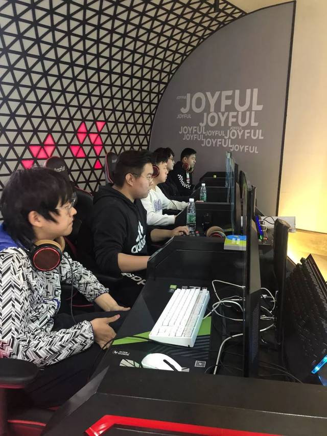 离不开教练 离不开教练